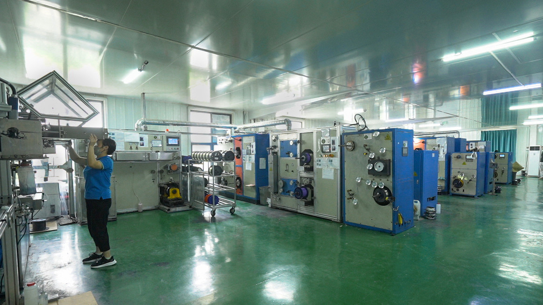 Shandong Yibo Optronics Technology Co., Ltd. خط إنتاج الشركة المصنعة